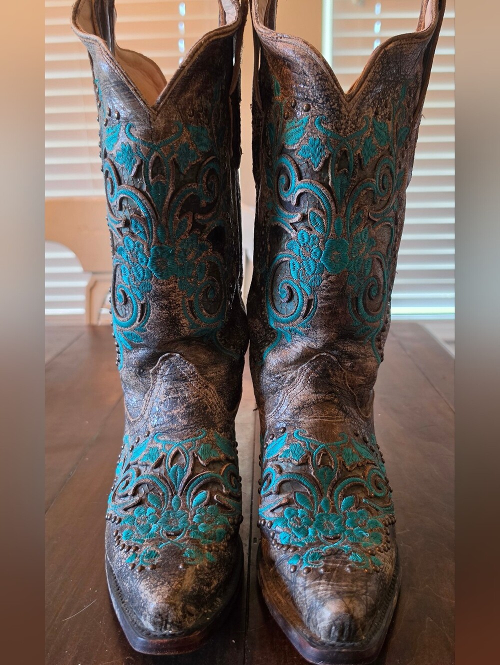 Vintage Corral Turquoise Embroidered Western Cowboy Boots - Rustic Brown Leather - Picture 2 of 8